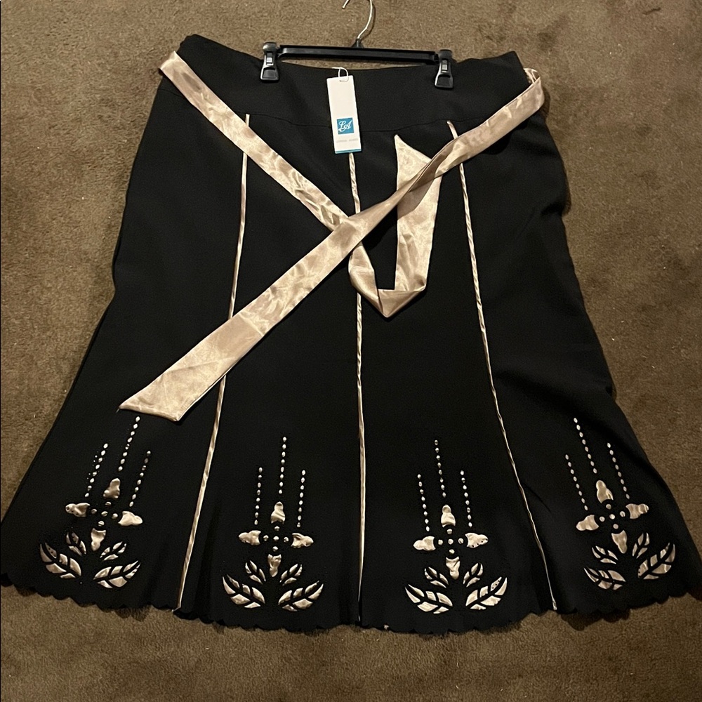 💃NEW Chic Black and Gold A-Line Skirt - Picture 6 of 9